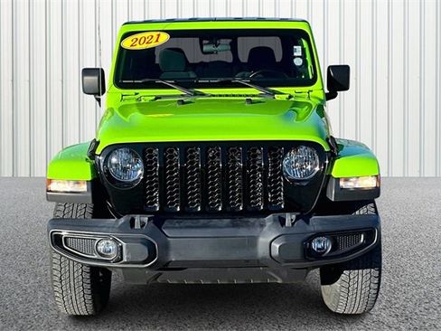 Used 2021 Jeep Gladiator Willys image 3