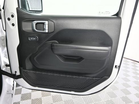 Used 2020 Jeep Wrangler Sport AWD/4WD image 12