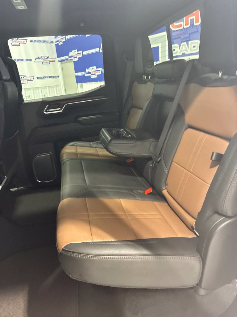 Used 2025 Chevrolet Silverado 1500 High Country w/ Technology Package AWD/4WD image 42