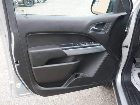 Used 2018 Chevrolet Colorado LT AWD/4WD image 12