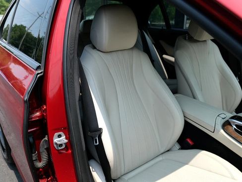 Used 2019 Mercedes-Benz E 300 4MATIC w/ Parking Assistance Package image 27