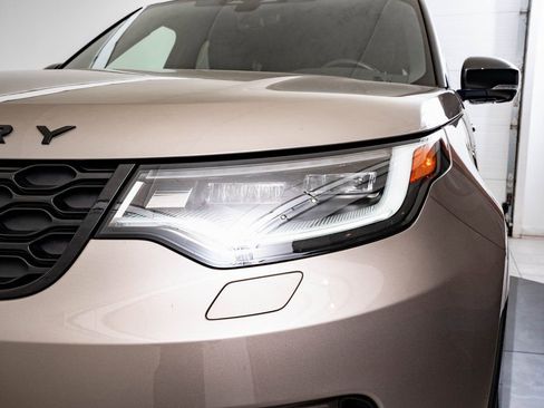 Used 2023 Land Rover Discovery HSE R-Dynamic image 15