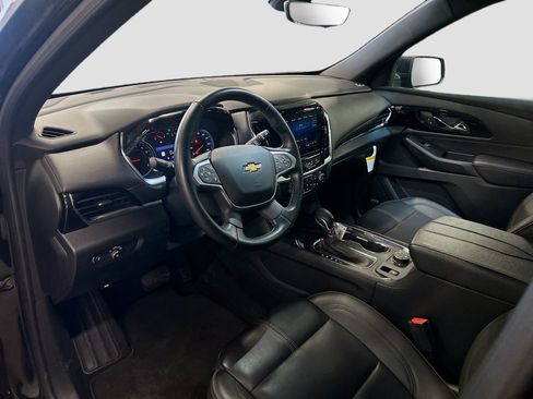 Used 2023 Chevrolet Traverse RS AWD/4WD image 9