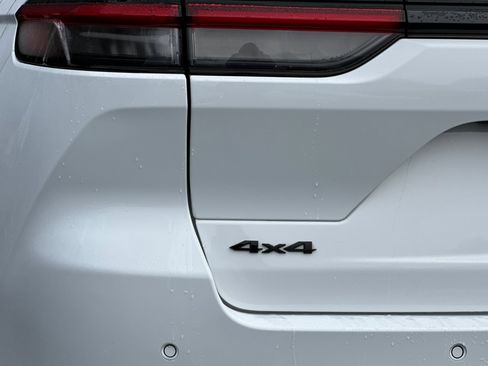 Used 2023 Jeep Grand Cherokee Altitude image 33