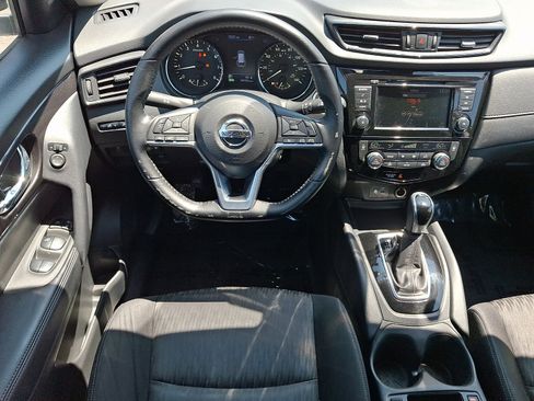 Used 2020 Nissan Rogue SV AWD/4WD image 12