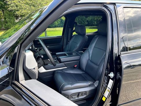 Used 2023 Toyota Tundra Platinum AWD/4WD image 10