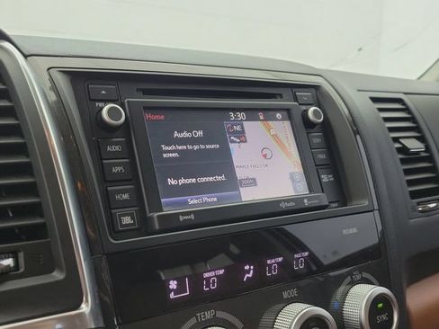 Used 2018 Toyota Sequoia Platinum RWD image 26
