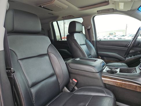 Used 2018 Chevrolet Suburban LT AWD/4WD image 30