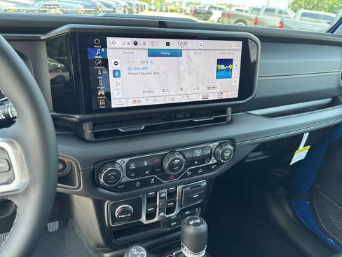 New 2025 Jeep Wrangler Sahara image 20