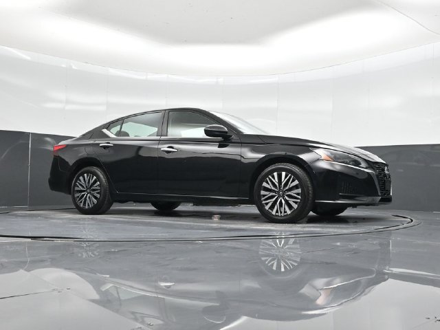 Used 2024 Nissan Altima 2.5 SV AWD/4WD image 57