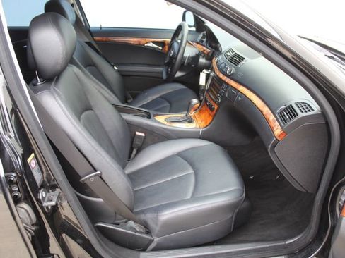 Used 2009 Mercedes-Benz E 350 E 350 image 36