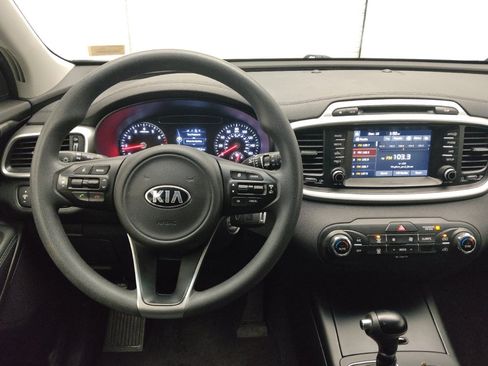 Used 2018 Kia Sorento LX image 22