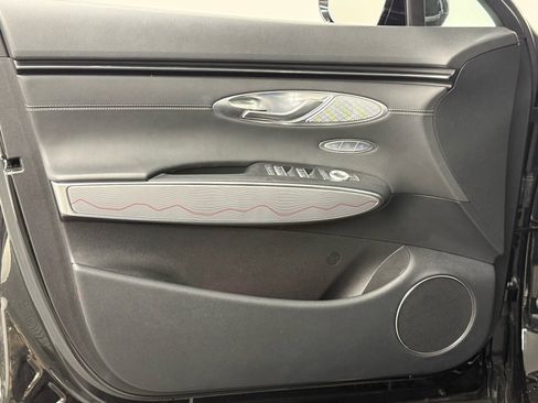 Used 2025 Genesis GV70 2.5T Advanced w/ Advanced Package image 13