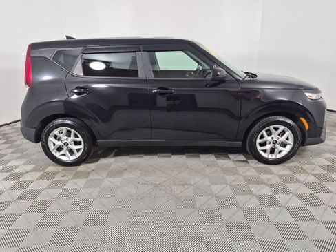 Used 2020 Kia Soul S FWD image 2