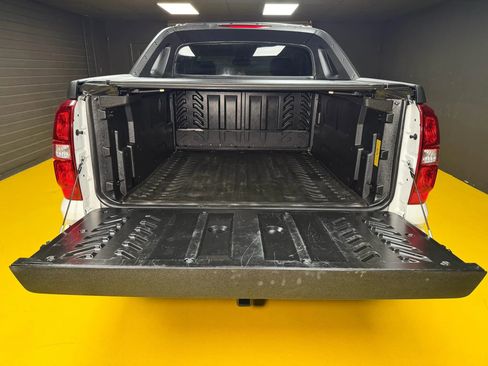 Used 2011 Chevrolet Avalanche LT w/ Suspension Package, Off-Road AWD/4WD image 12