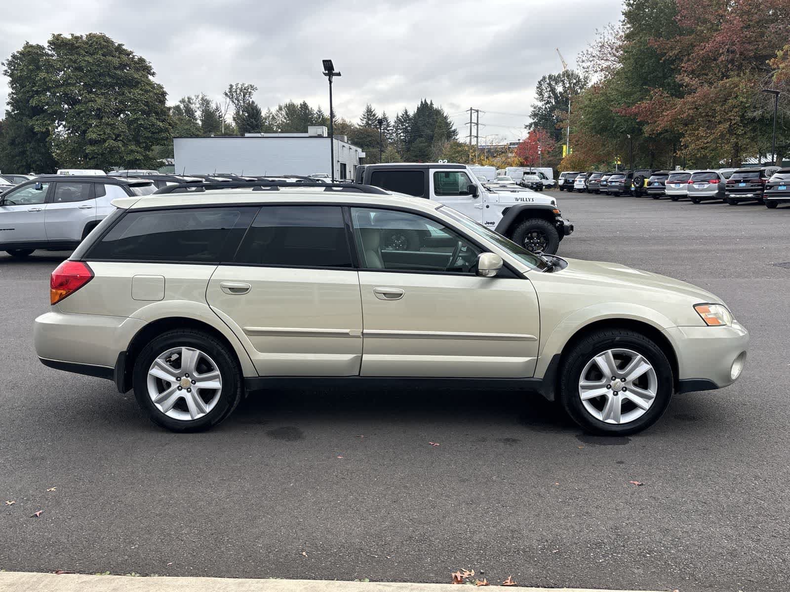 Used 2007 Subaru Outback 2.5XT Limited w/ Popular Equipment Group 2B AWD/4WD image 6