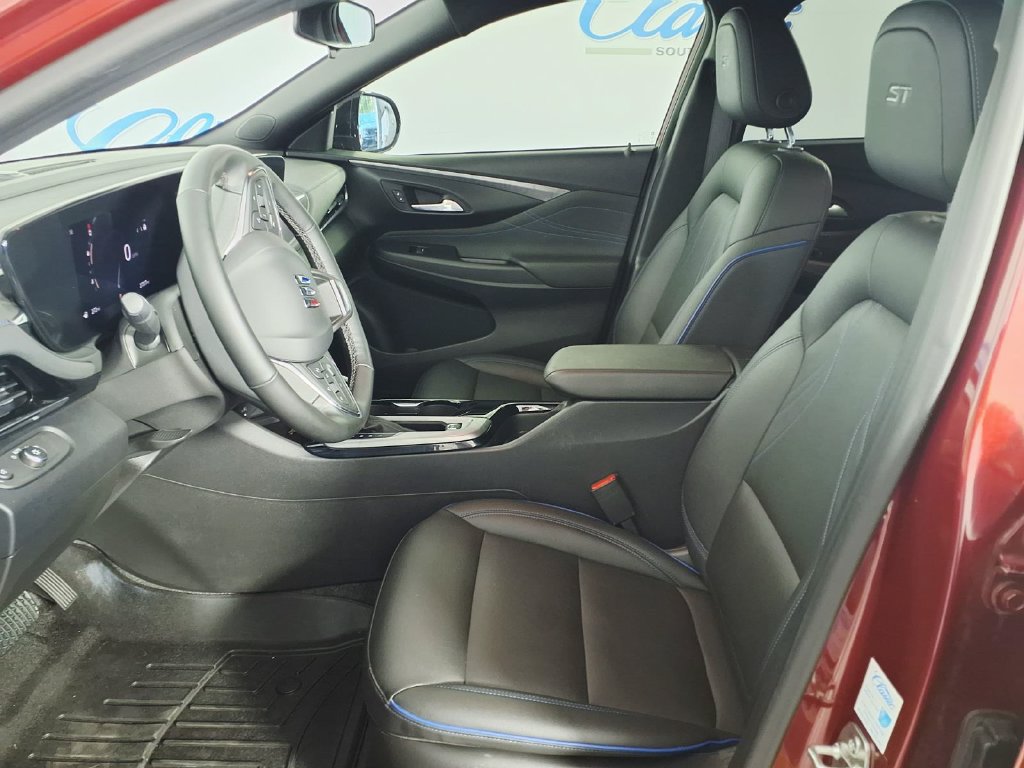 Used 2025 Buick Envista Sport Touring w/ Convenience I Package FWD image 13