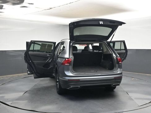 Used 2021 Volkswagen Tiguan SE AWD/4WD image 45
