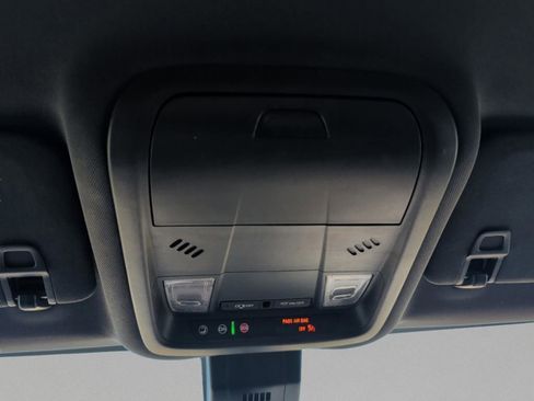 Used 2023 Chevrolet Equinox RS FWD image 25