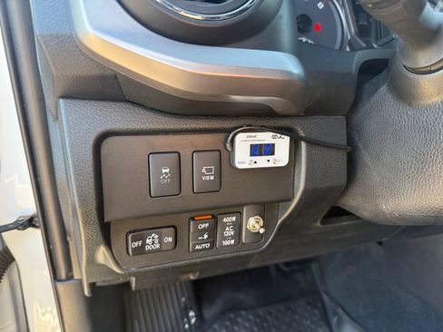 Used 2020 Toyota Tacoma Limited w/ Blackout Package AWD/4WD image 11
