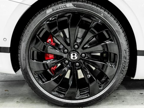 Used 2025 Bentley Continental GT AWD/4WD image 31