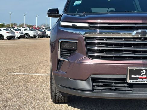 Used 2024 Chevrolet Traverse LT image 4