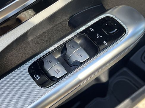 New 2026 Mercedes-Benz GLC 300 4MATIC image 13