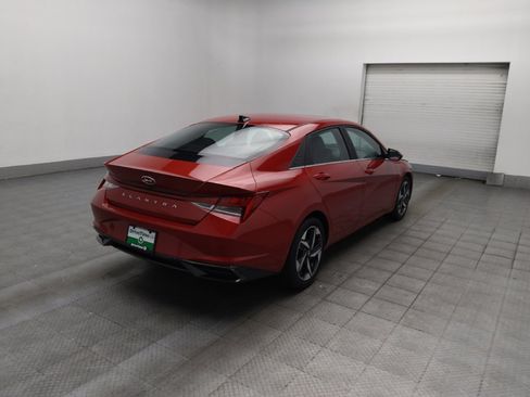 Used 2022 Hyundai Elantra SEL w/ Convenience + Premium Package FWD image 9