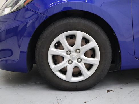 Used 2014 Hyundai Accent GLS FWD image 9