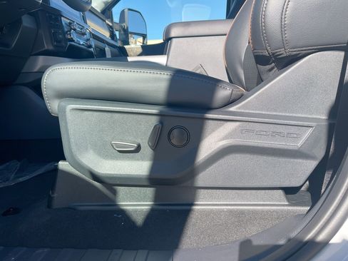 New 2026 Ford F250 Lariat w/ FX4 Off-Road Package image 23
