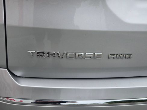Used 2022 Chevrolet Traverse Premier AWD/4WD image 38