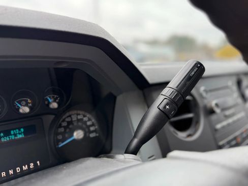 Used 2013 Ford F250 XL w/ XL Value Pkg image 23