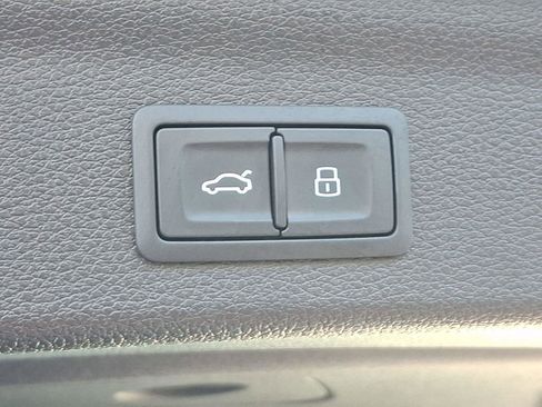 Certified 2025 Audi Q3 2.0T Premium w/ Convenience Package image 30