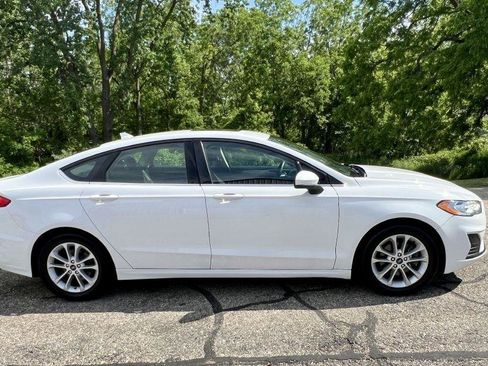 Used 2020 Ford Fusion SE FWD image 3