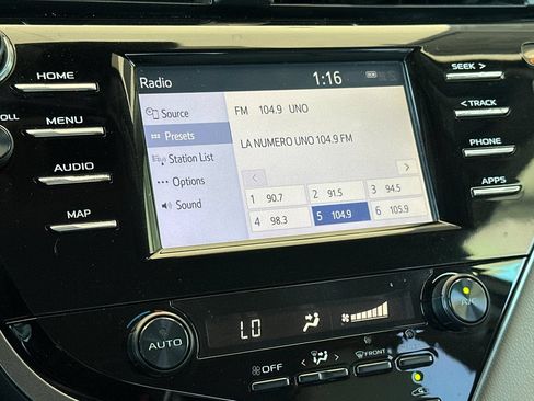 Used 2019 Toyota Camry SE w/ Carpet Mat Package FWD image 16