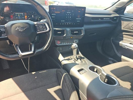 Used 2025 Ford Mustang Coupe RWD image 9