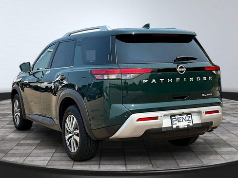 Used 2023 Nissan Pathfinder SL AWD/4WD image 5