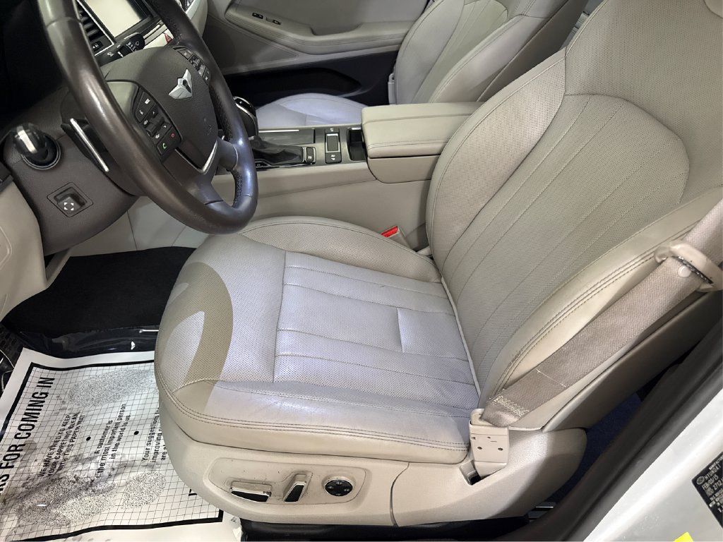 Used 2015 Hyundai Genesis 3.8 w/ Option Group 02 RWD image 30