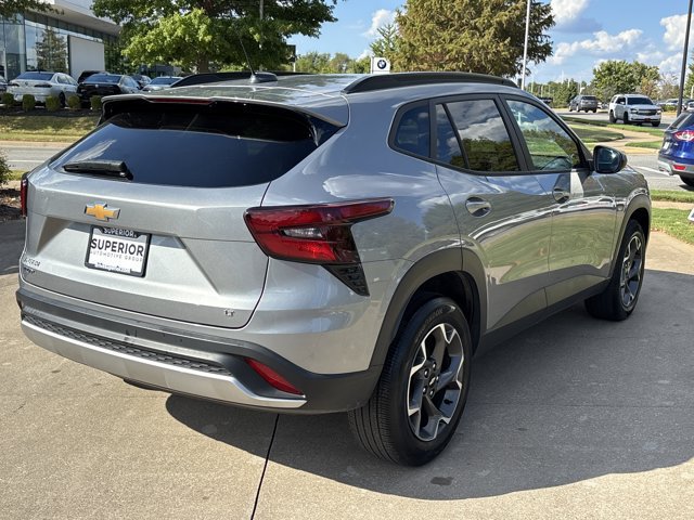 Used 2024 Chevrolet Trax LT w/ Driver Confidence Package FWD image 3