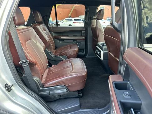 Used 2022 Ford Expedition Limited image 27