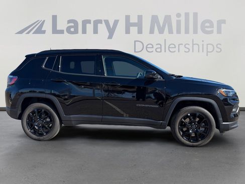 New 2026 Jeep Compass Latitude image 7