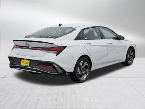 Certified 2025 Hyundai Elantra Sport image 7