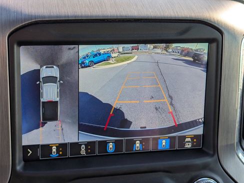 Used 2023 GMC Sierra 3500 Denali w/ Denali Ultimate Package image 30