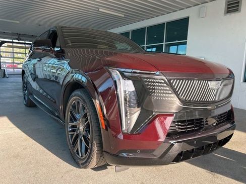 Used 2025 Cadillac Escalade IQ Sport 2 w/ LPO, ONYX Package image 21