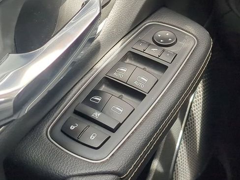 Used 2019 RAM 1500 Laramie AWD/4WD image 29