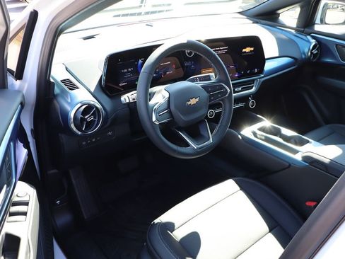 New 2026 Chevrolet Equinox EV LT image 12