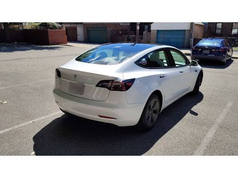 Used 2021 Tesla Model 3 Standard Range Plus RWD image 4