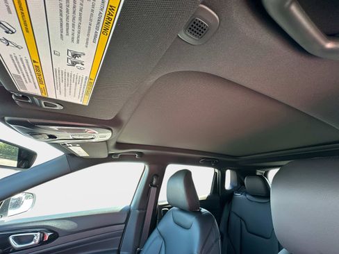 New 2025 Jeep Compass Limited w/ Sun & Sound Group image 33