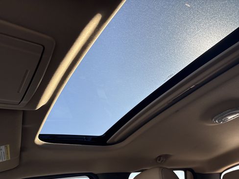 Used 2012 Ford F150 Lariat w/ Lariat Chrome Pkg image 31