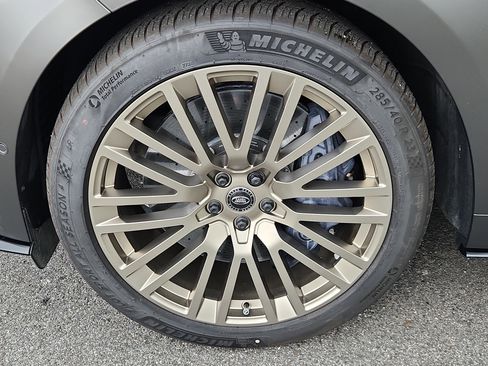 New 2025 Land Rover Range Rover Sport SV Edition Two image 9